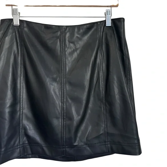 Free People Womens Vegan Faux Leather Mini Skirt Sz 12 Black Party Goth - Picture 2 of 5